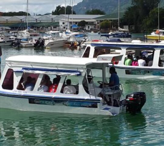 Teddy’s Glass Bottom Boat